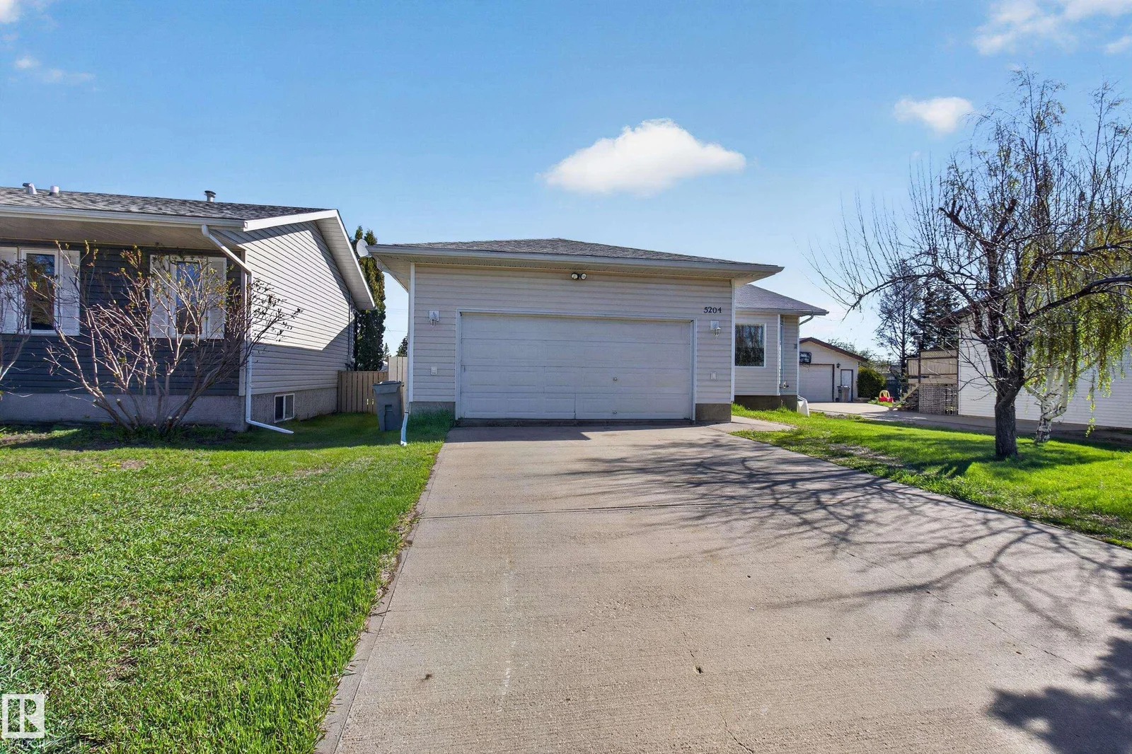 5204 55 Ave, Mundare - 3 bedroom Detached Single Family for sale