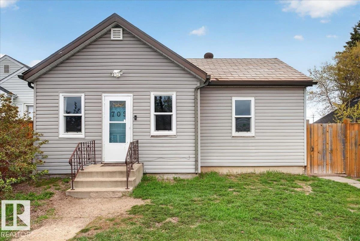 709 1 ST, Thorhild - 3 bedroom Detached Single Family for sale