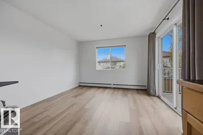 Interior photo 4 of 