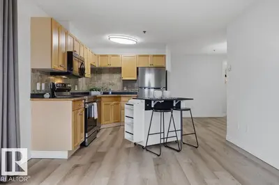Interior photo 2 of 
