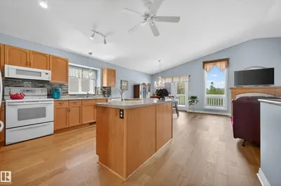 Interior photo 3 of 102 BRIDGEVIEW DR