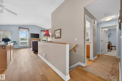 Interior photo 2 of 102 BRIDGEVIEW DR