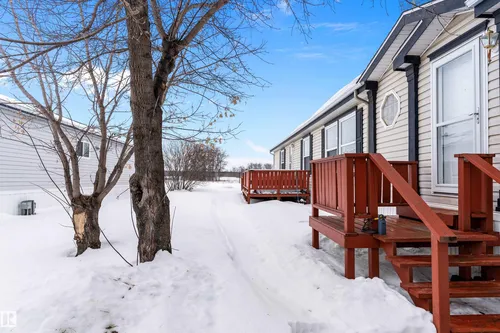 3225 Lakewood CL NW NW, Edmonton - $139,900