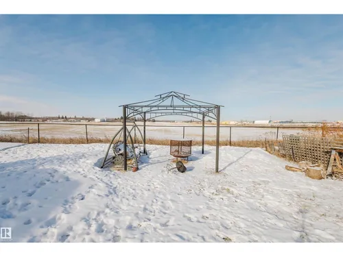 3419 Lakeview Point NW NW, Edmonton - $139,900