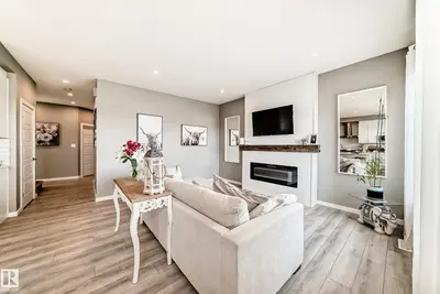 Interior photo 3 of 38 Prospect Place