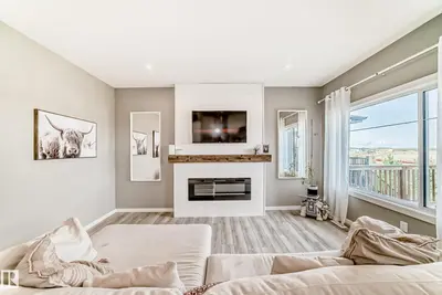 Interior photo 2 of 38 Prospect Place