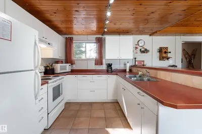 Interior photo 3 of #185 51268 RGE ROAD 204