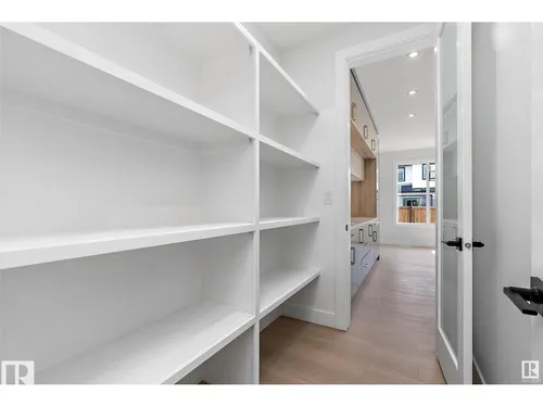 138 SOUTH RAVINES DR, Devon - $574,999