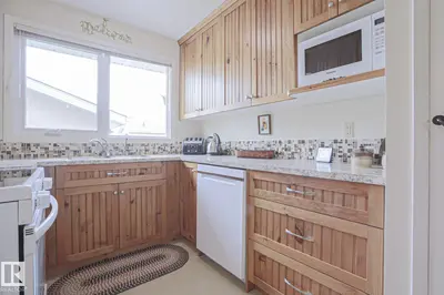 Interior photo 3 of 4421 43 Avenue