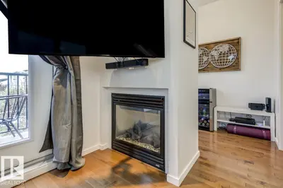 Interior photo 3 of #67 603 WATT BV SW