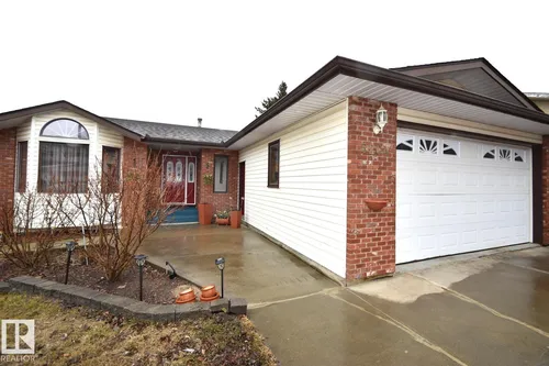 5204 1 AV E, Boyle - $389,900