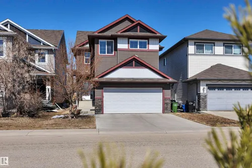 12128 172 AV NW, Edmonton - $599,000