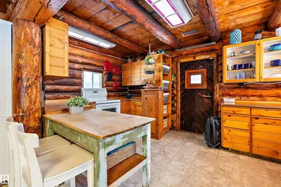 Interior photo 2 of 21056 TWP ROAD 465