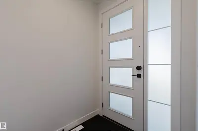 Interior photo 1 of 211 EDGEMONT GR NW