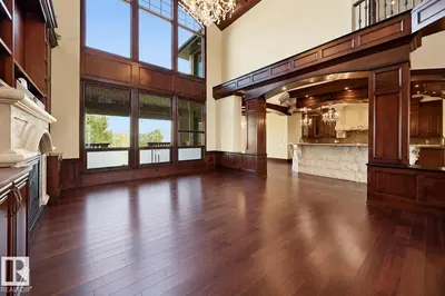 Interior photo 2 of 1004 HOLLANDS PT NW