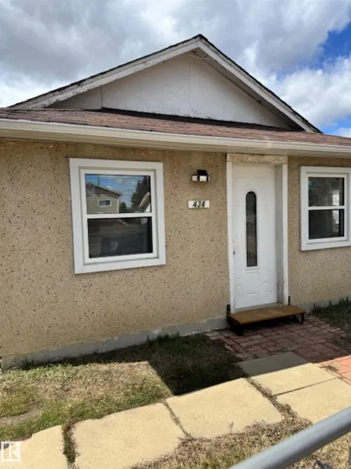 434 5 ST, Thorhild - $84,000