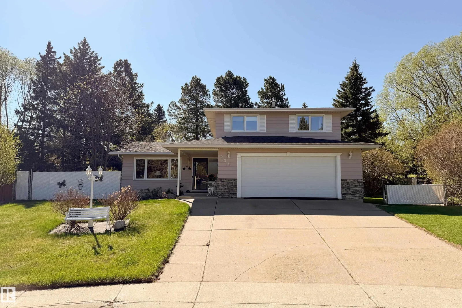 205 Manor CO, Sherwood Park - 3 bedroom Detached Single Family for sale