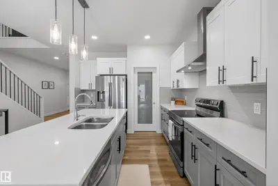 Interior photo 3 of 9309 PEAR LINK LI SW