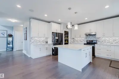 Interior photo 4 of 3571 KESWICK BV SW