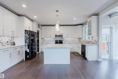 Interior photo 2 of 3571 KESWICK BV SW