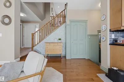 Interior photo 1 of 255 SUNCREST RD