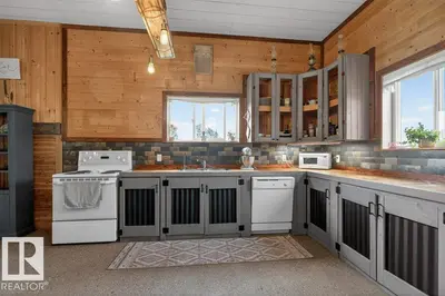 Interior photo 3 of 54214 RGE ROAD 53