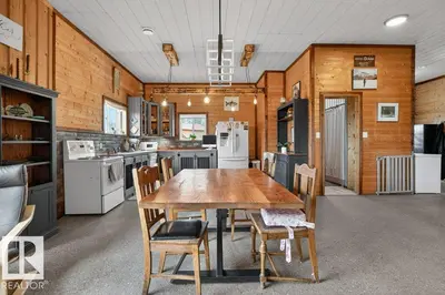 Interior photo 4 of 54214 RGE ROAD 53