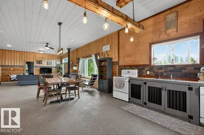 Interior photo 2 of 54214 RGE ROAD 53
