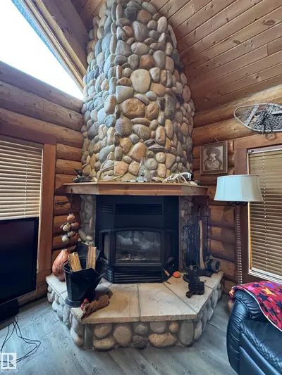 Interior photo 2 of #68 63116 RGE ROAD 255