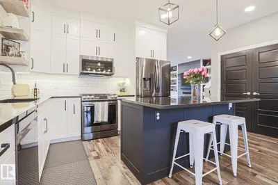 Interior photo 2 of 661 LEWIS GREENS DR NW