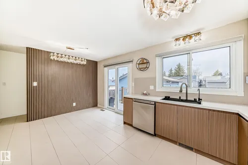 2039 48 ST NW, Edmonton - $499,000