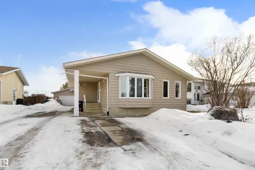 4423 18 AV NW, Edmonton - $419,900