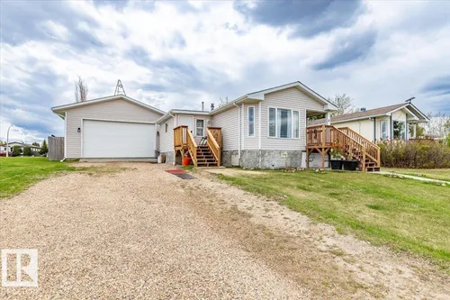 6 Woodcroft PL, Warburg - $234,900