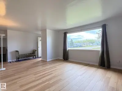 Interior photo 2 of 4608 52 AV