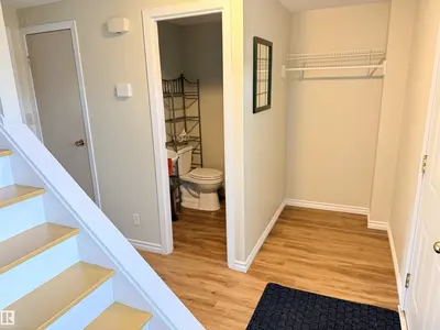 Interior photo 4 of 