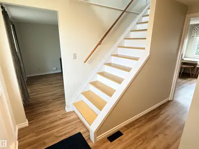 Interior photo 1 of 