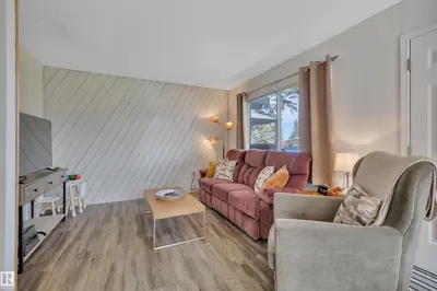 Interior photo 4 of 305 3 St