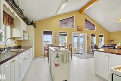 Interior photo 4 of 127 5415 TWP RD 594