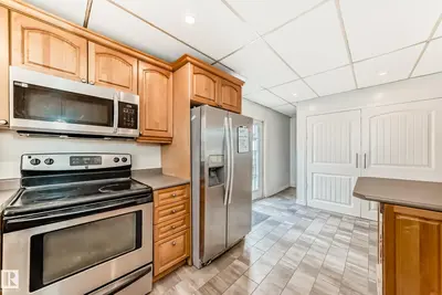 Interior photo 2 of 21252 TWP ROAD 550