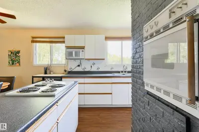 Interior photo 2 of 53031 RGE ROAD 43