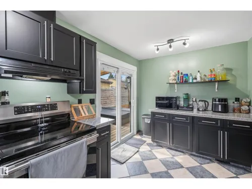 18648 57 AV NW, Edmonton - $515,000