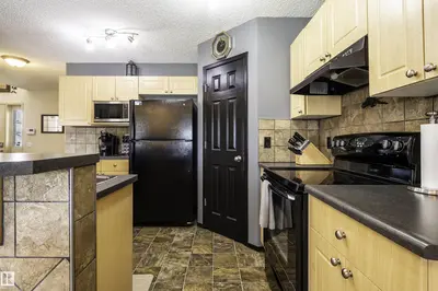 Interior photo 4 of 15818 141 ST NW