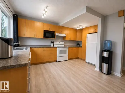 Interior photo 1 of 133 WOODSTOCK NW