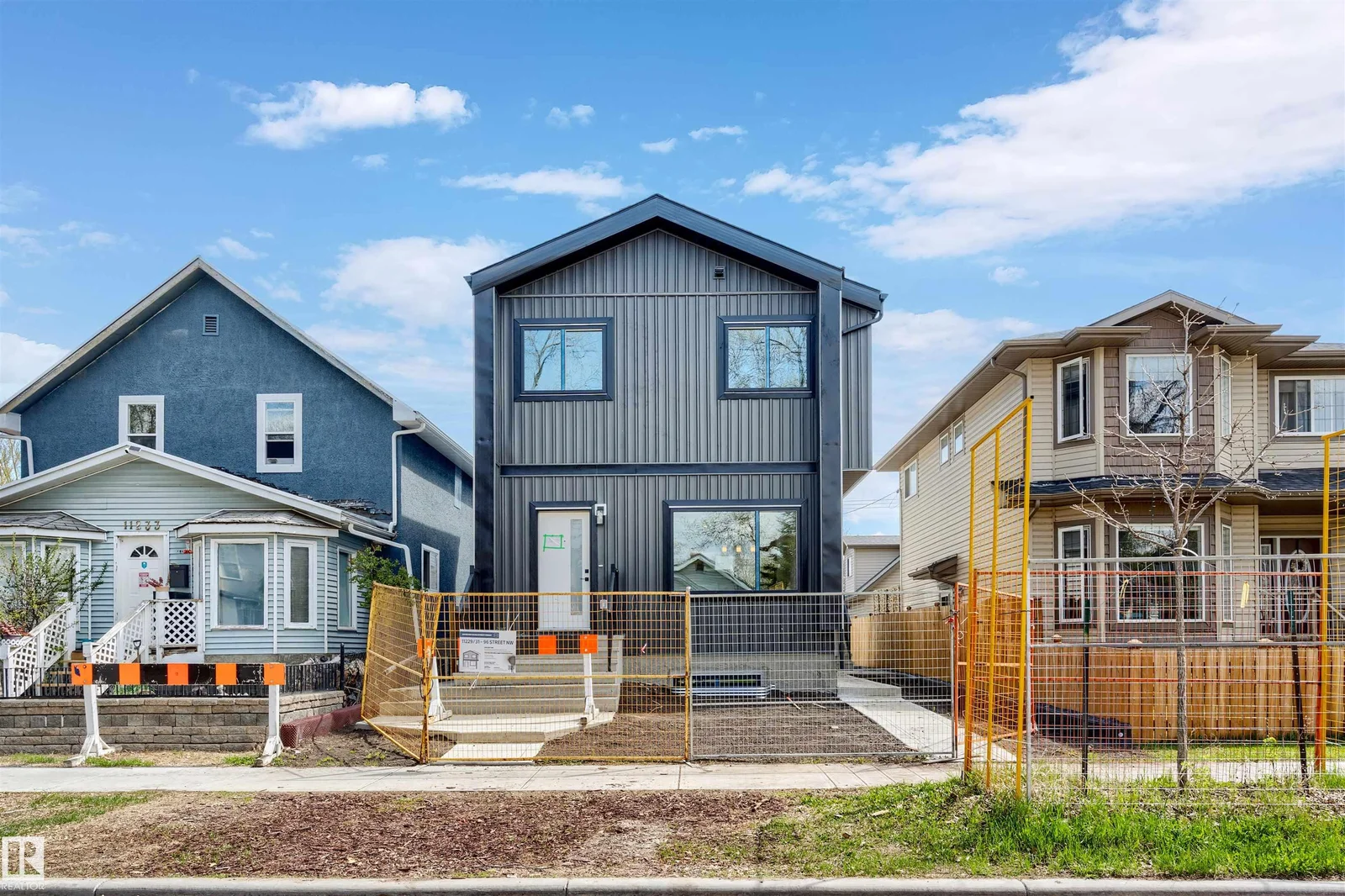 11229 96 Street NW, Edmonton - 4 bedroom Duplex for sale