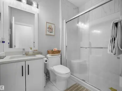 Interior photo 2 of 1427 150 AV NW