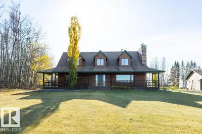 Interior photo 1 of 8 Sunrise DR Summer Village of Larkspur