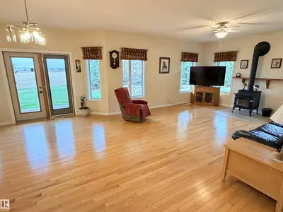 Interior photo 2 of 60215 RGE ROAD 13