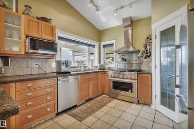 Interior photo 4 of 464012 RGE ROAD 233