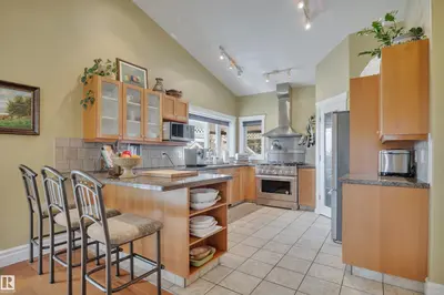 Interior photo 3 of 464012 RGE ROAD 233
