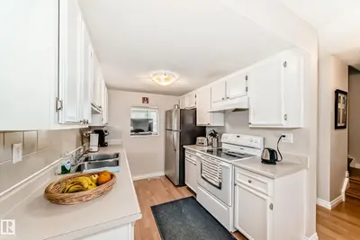 Interior photo 3 of #18 10453 20 AV NW